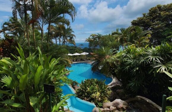 Si Como No Resort & Wildlife Refuge